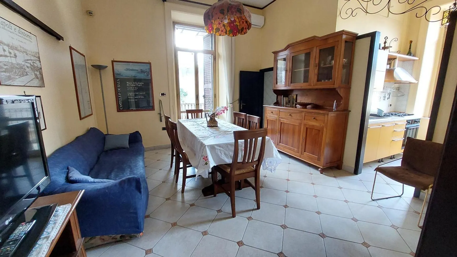 Ventottesima Vacanza + Villa Naples 0*,