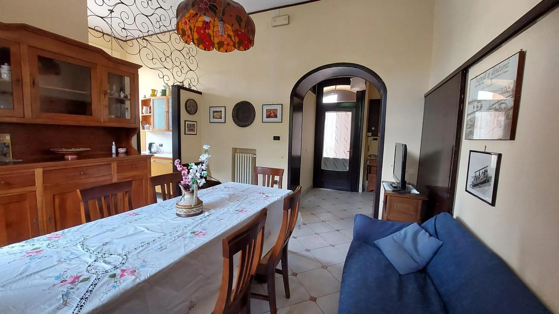 Ventottesima Vacanza + Villa Naples